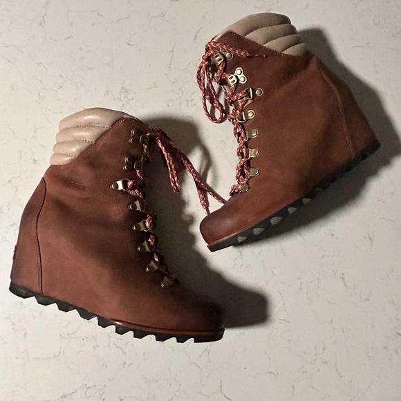 Sorel Shoes - Sorel Conquest Women's Brown Wedge Heeled Boots